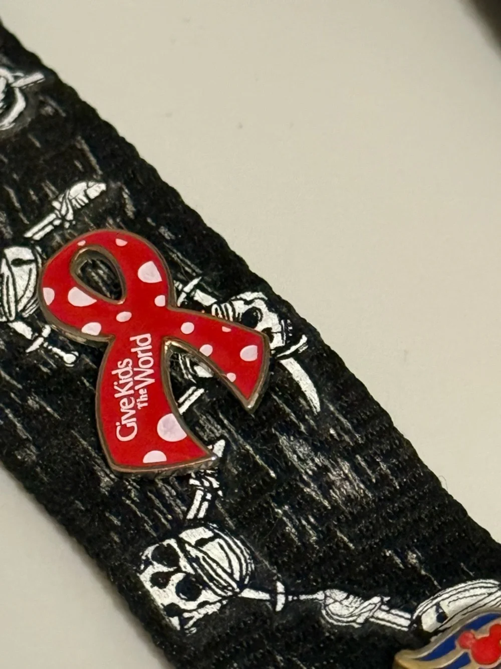 Disney Pirates of the Caribbean Lanyard with 2006 DCL Castaway Club Pin